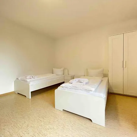 Apartamento Sta1115 Gut Geschnittene Monteurwohnung Mit Balkon *