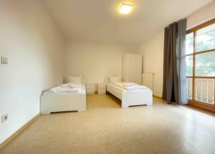 Sta1115 Gut Geschnittene Monteurwohnung Mit Balkon