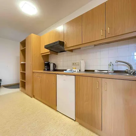 Sta1115 Gut Geschnittene Monteurwohnung Mit Balkon Apartment *