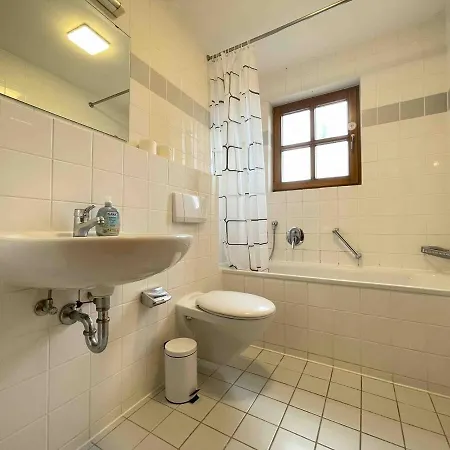 Sta1115 Gut Geschnittene Monteurwohnung Mit Balkon Apartment